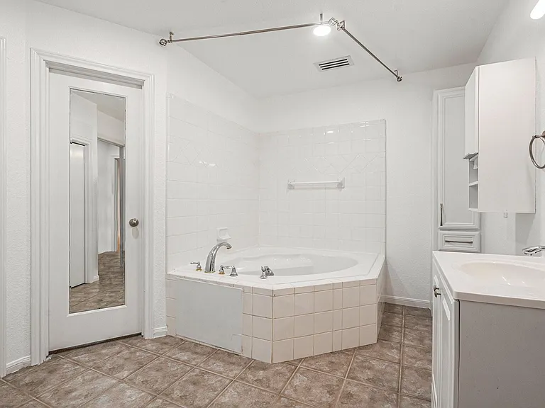 211 Hunt Rd #211 — Photo 13
