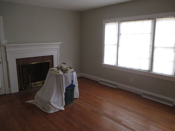 3rd image of 1309 Charlotte St