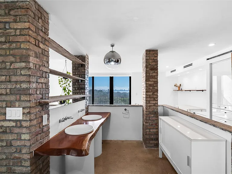 5701 Biscayne Blvd #Penthouse 9 — Photo 30