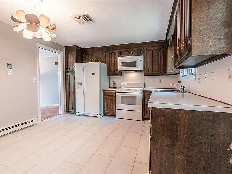 20 Fieldstone Dr — Photo 7