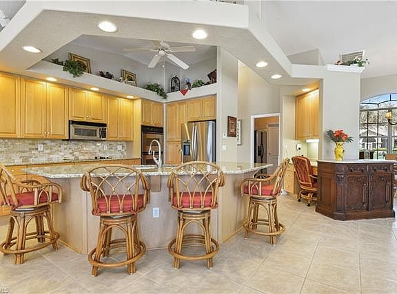 5th image of 2205 Hampstead Ct