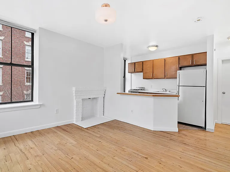 328 W 12th St #4N — Photo 2