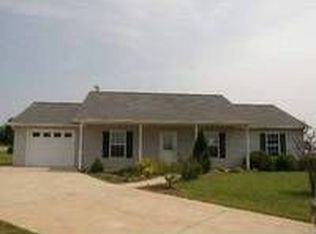 1568 Clear Creek Ln, Newton, NC 28658