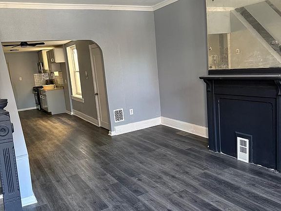 4th image of 2332 N Lambert St