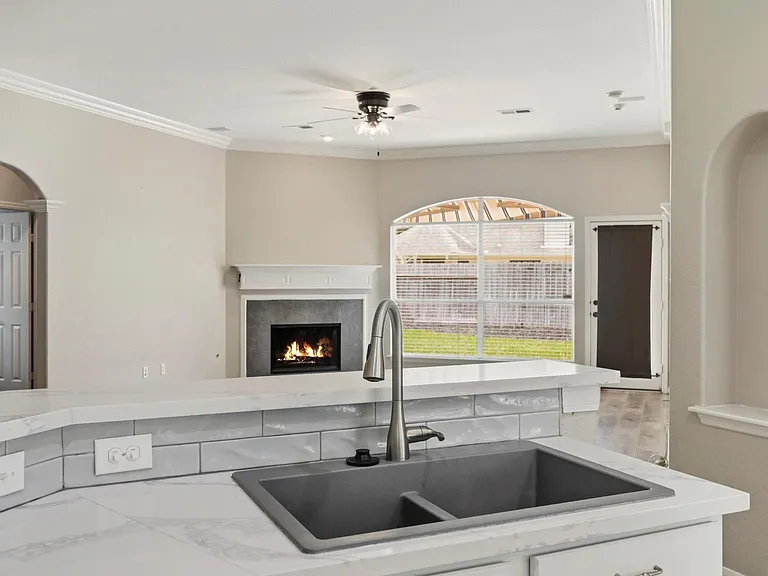 3907 Plum Hill Ln — Photo 12