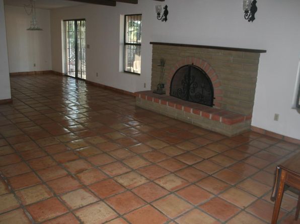 8272 E Knollwood Ter