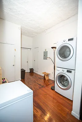 Rented by Compass | media 21