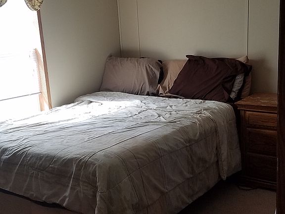 3rd image of 20 Lincoln Dr