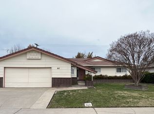 827 Greenwood Dr, Lodi, CA 95240