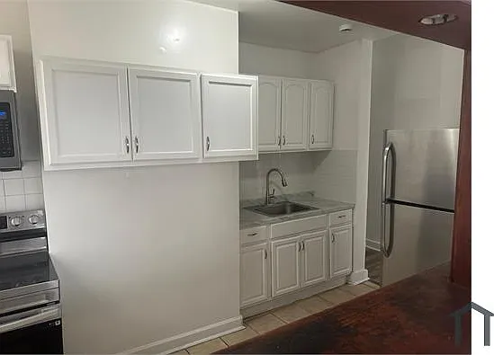 292 E Burnside Ave #2 — Photo 9