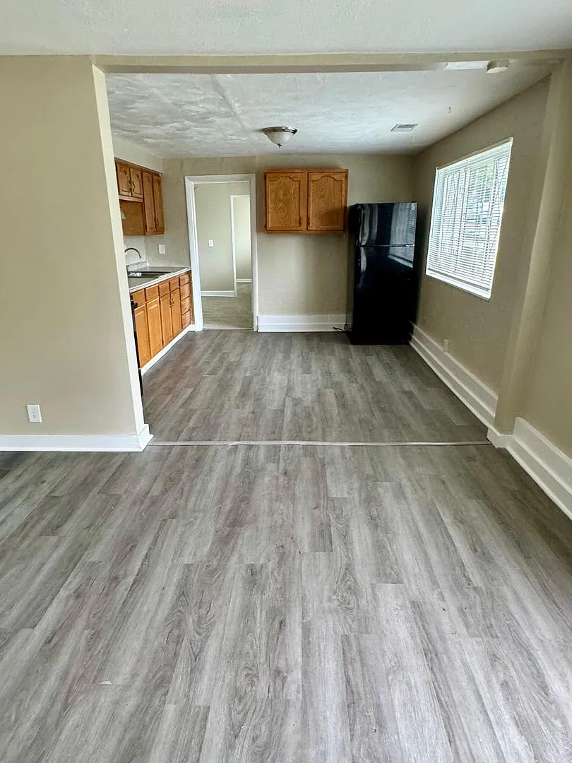 2200 Bremont Ave — Photo 3