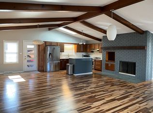 3915 Parkway Dr, Royal Oak, MI 48073