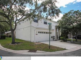 9444 NW 8th Cir, Plantation, FL 33324