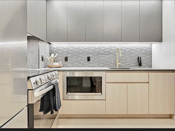 5th image of 3 Clarkson Ave #5DD