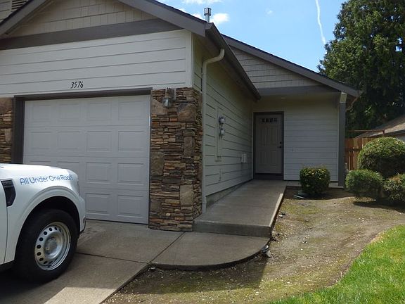 2nd image of 3576-3578 Fisher Ct NE #3576