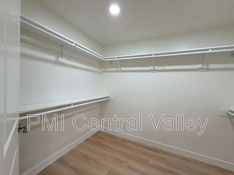 1710 Waverly Dr — Photo 27