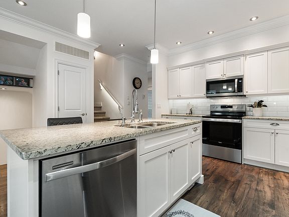 4th image of 44849 Anglers Blvd #2