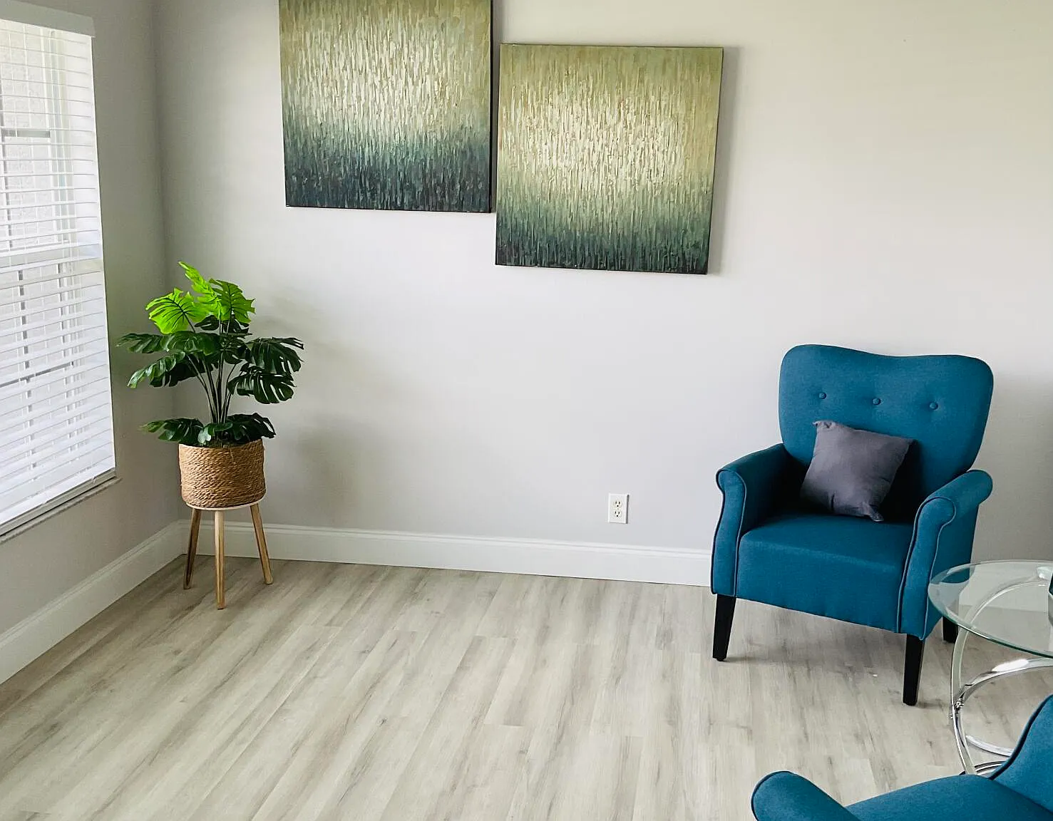 4 bed, 3.0 bath, 2121 sqft, $2,800 — Photo 3