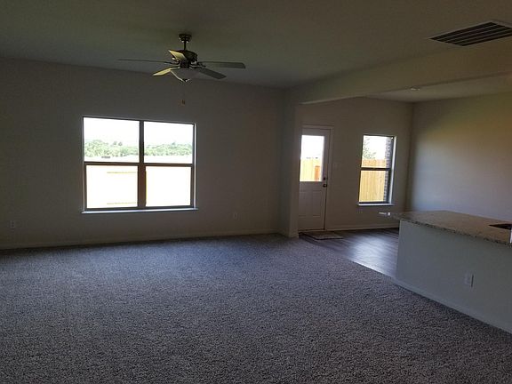 4th image of 601 Aqueduct Dr