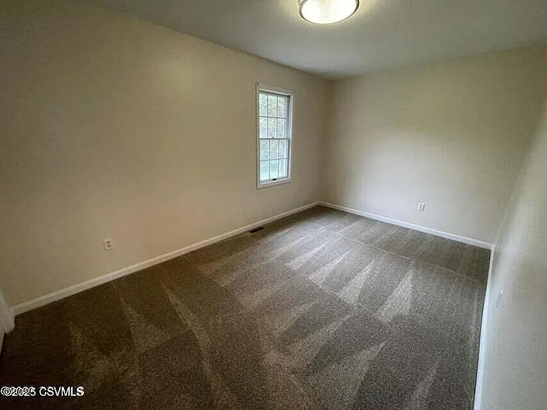 517 Meadow Ln — Photo 8
