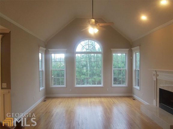 5th image of 2609 Belvedere Way