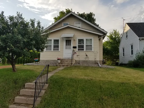 709 Main St E, New Prague, MN 56071