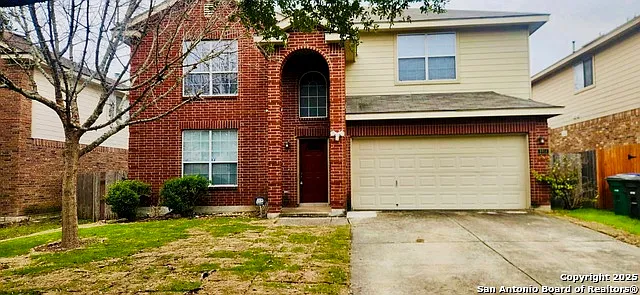 3 bed, 2.5 bath, 2550 sqft, $2,450 — Photo 2