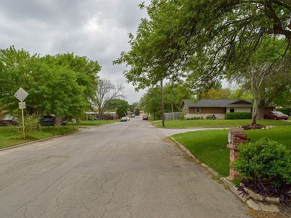4th image of 9207 Summer Wind St