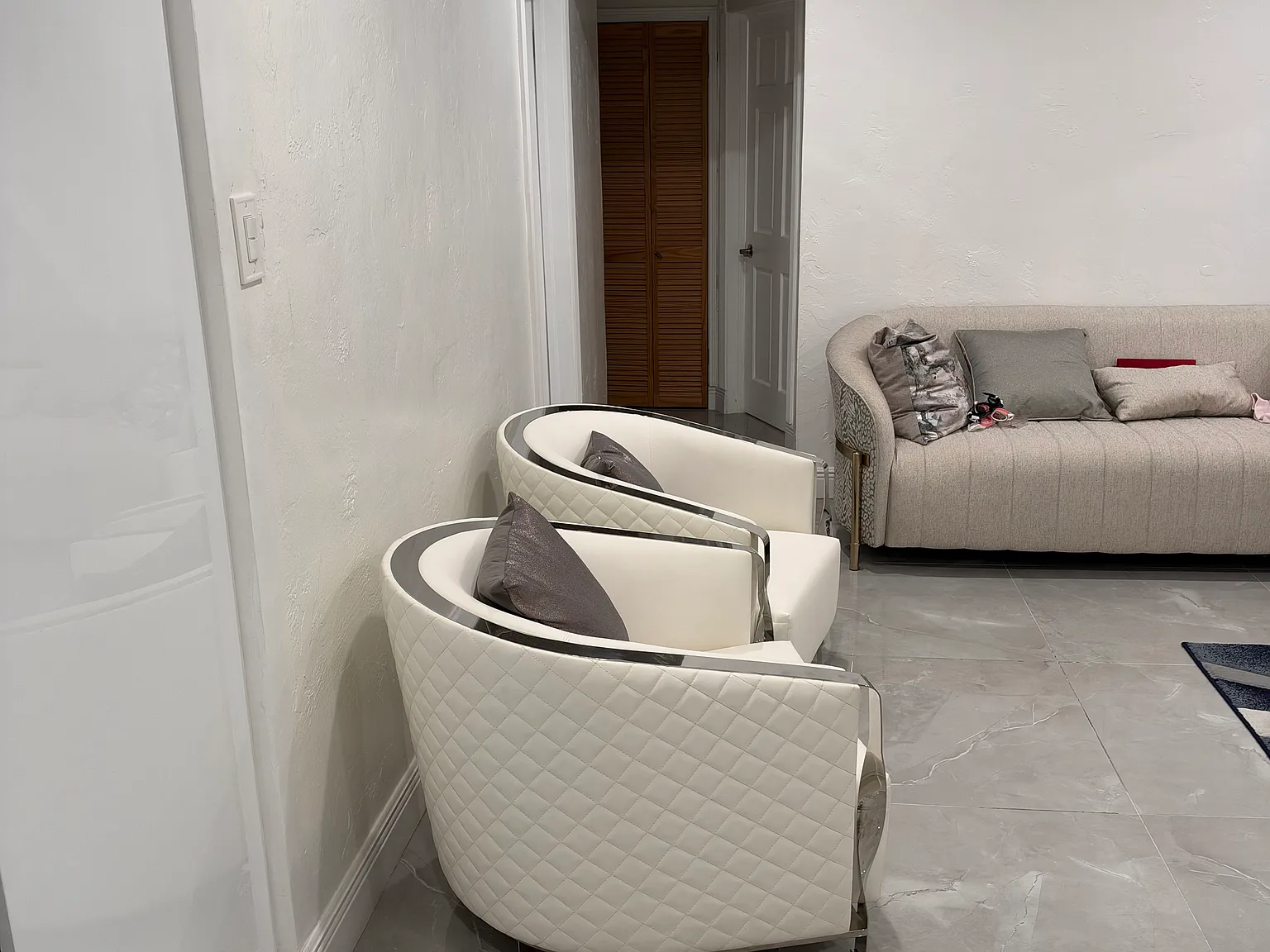 3 bed, 1900 sqft, $3,000 — Photo 4