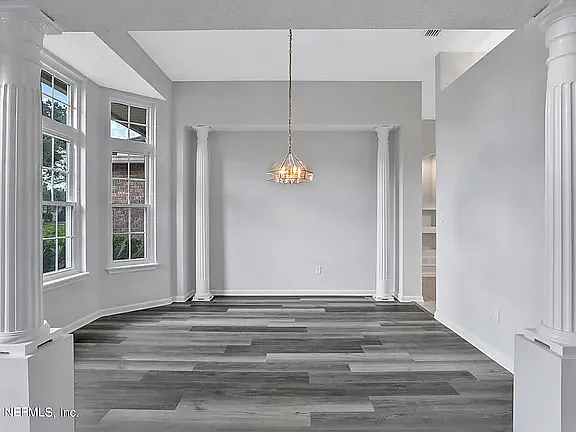 353 Maplewood Dr — Photo 20