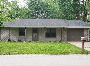 513 Oakwood Dr, Troy, IL 62294