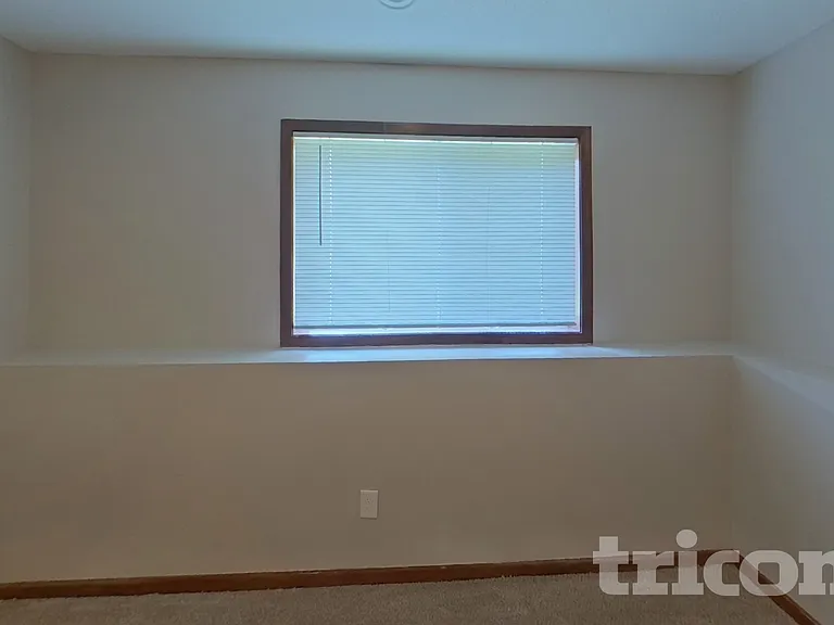 7535 Lannon Ave NE — Photo 8