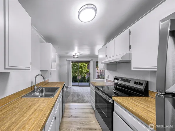 12516 NE 117th Place #C4, Kirkland, WA 98034