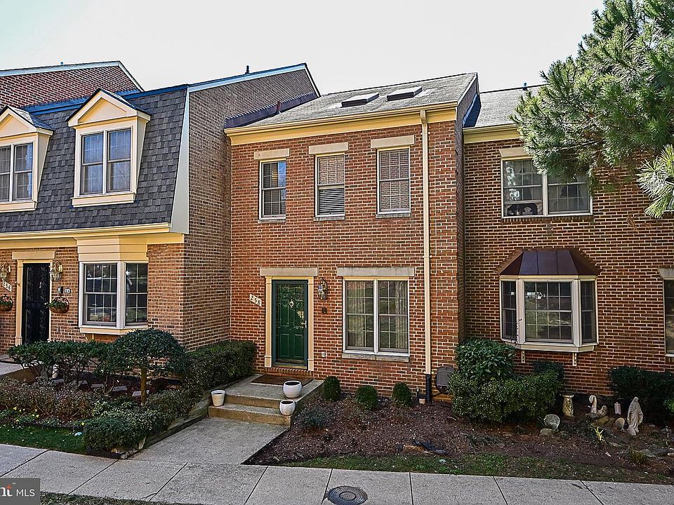 1st image of 258 Gretna Green Ct