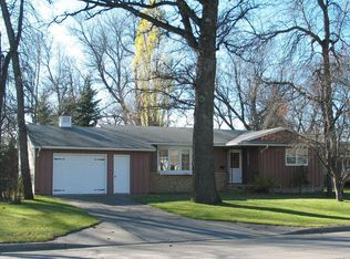 1709 River Rd NW, East Grand Forks, MN 56721