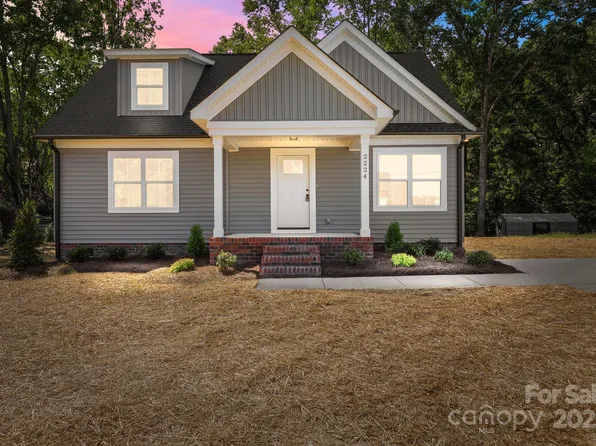 2224 Moose Rd, Kannapolis, NC 28083