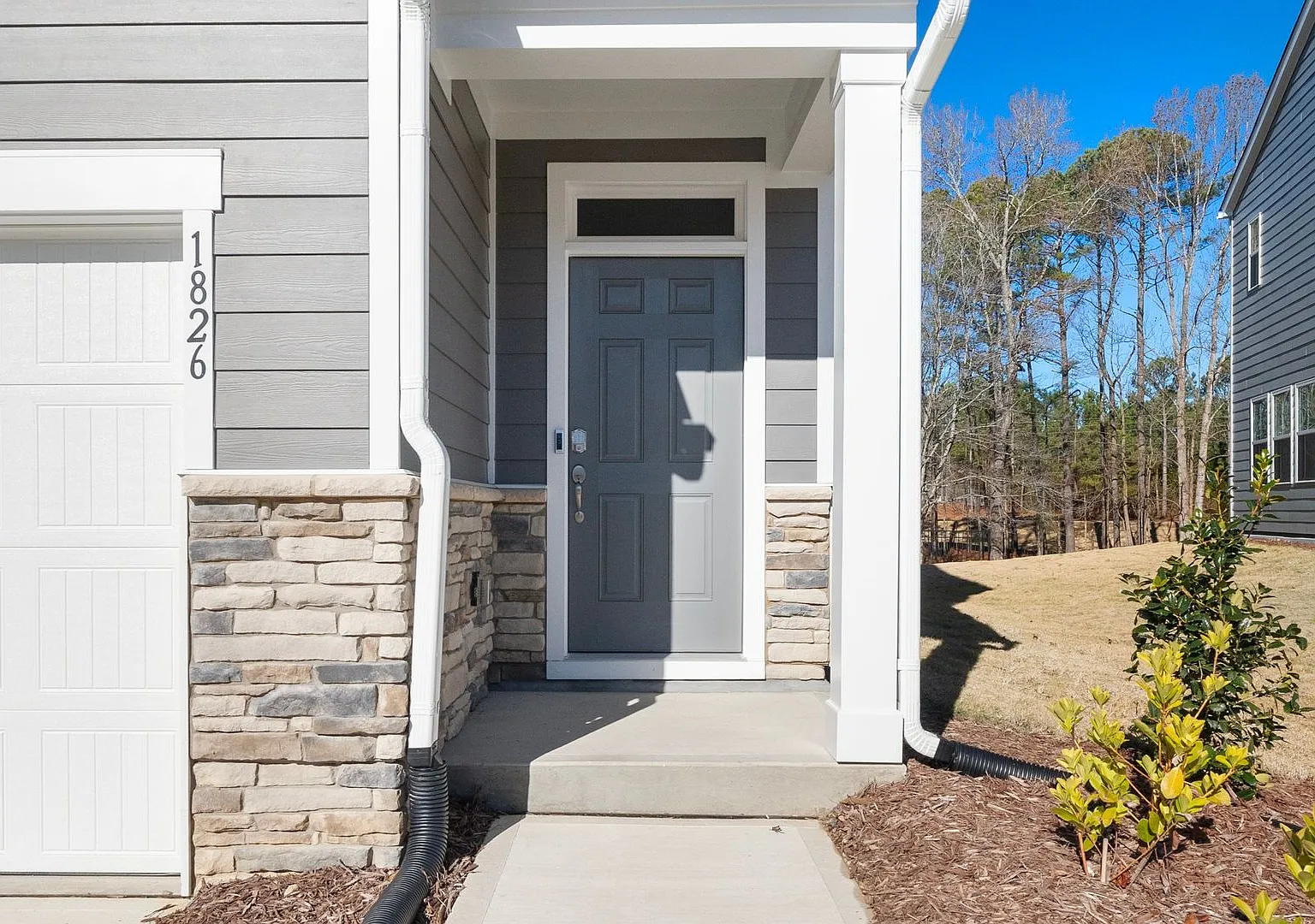 Location, Community, Quality Living It Starts Here at Depot 499! Limited Time: One Month Free. — Photo 4