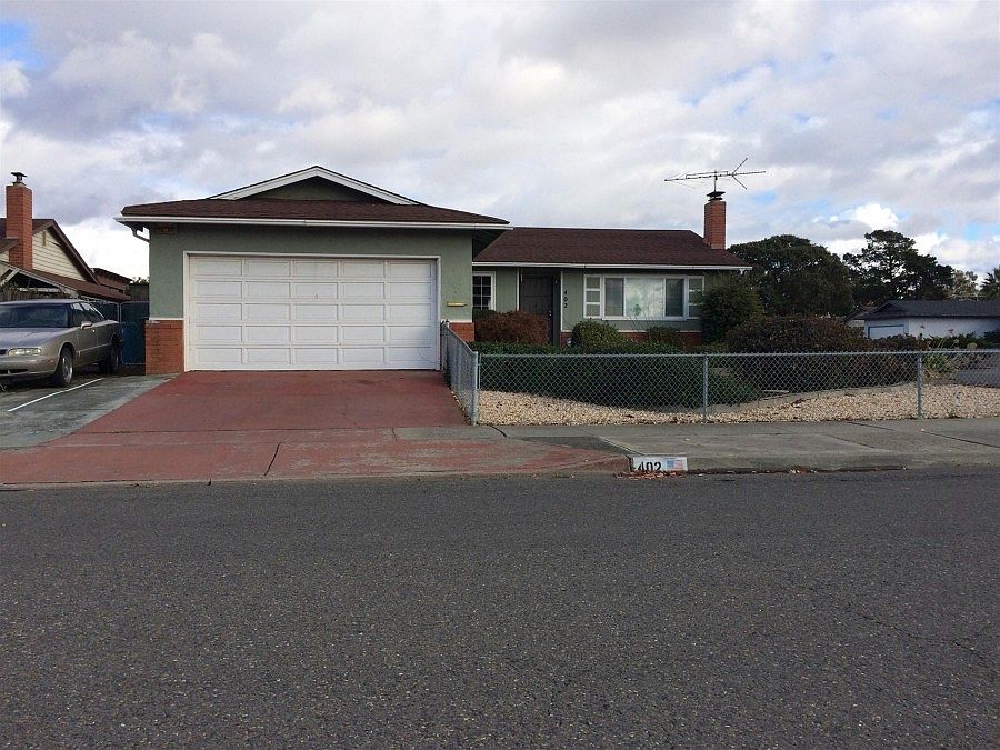 1st image of 402 Lucina St