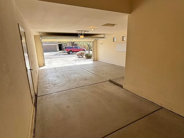 3 CAR TANDEM GARAGE VIEW 2