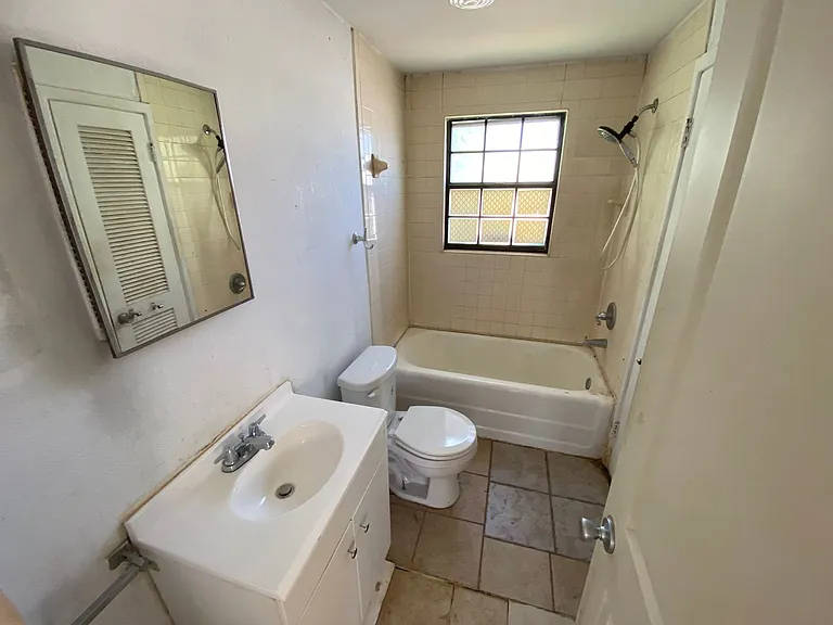 2604 Avenue S — Photo 6