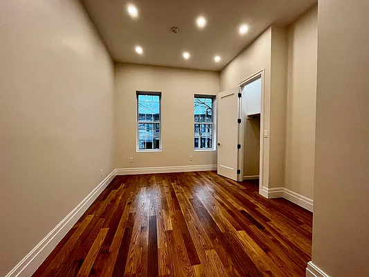 Rented by MySpaceNYC | media 11