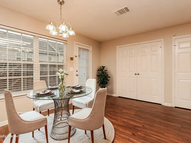 4031 George Buchanan Dr — Photo 8