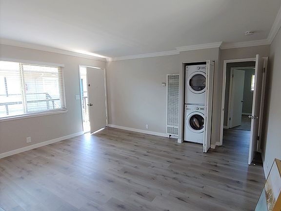 5th image of 15 Atherwood Ave APT 15