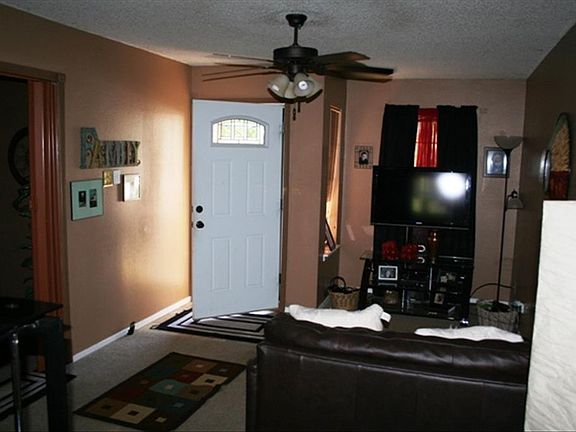 2nd image of 905 E 41st St