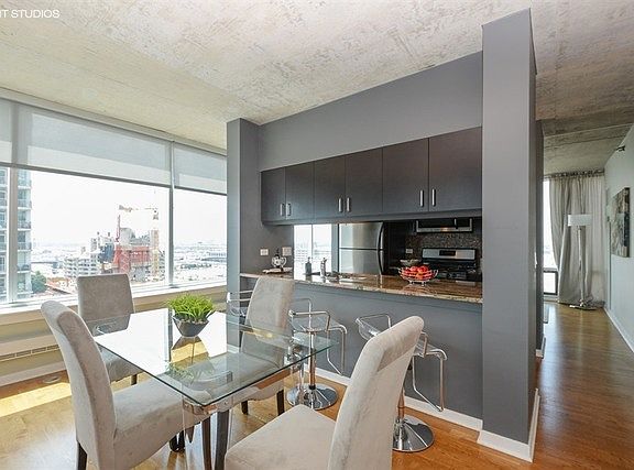 5th image of 611 S Wells St #1507