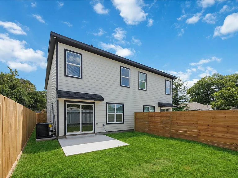 1836 Ferguson Way St #B — Photo 13