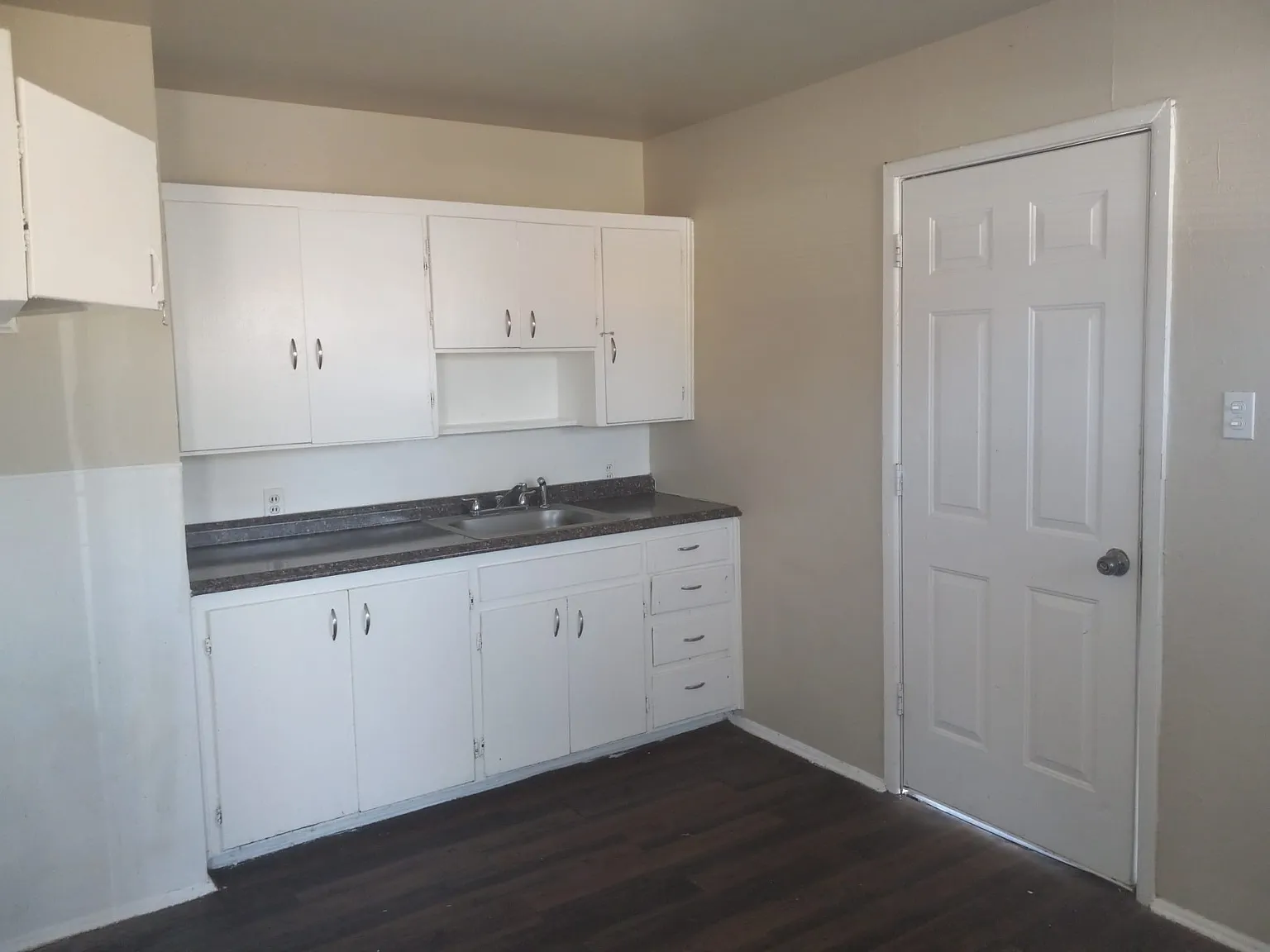3 bed, 816 sqft, $695 — Photo 3