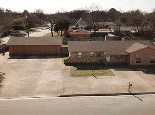 303 Arthur Dr, Kennedale, TX 76060