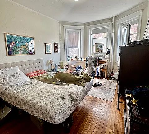 2nd image of 1165 Boylston St #6