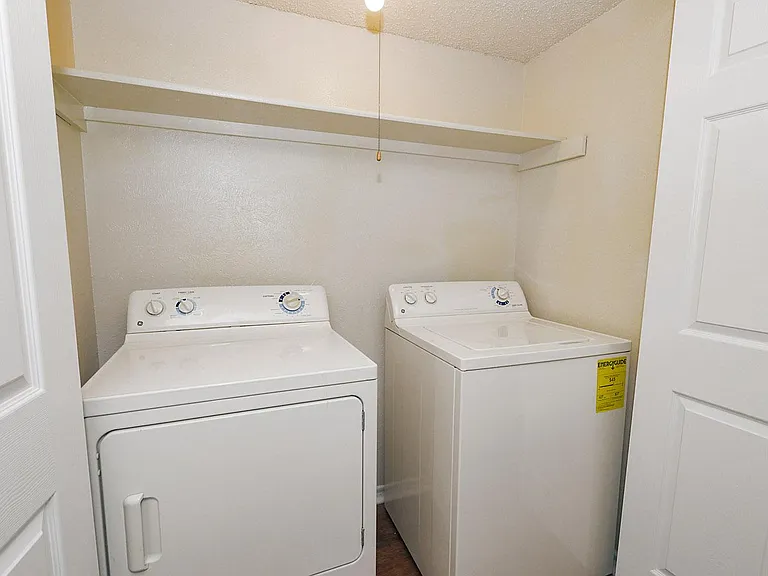 2730 Oak Tree Dr — Photo 10